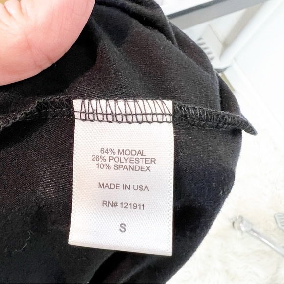 LNA REVOLVE BLACK COLD SHOULDER DOLAMN SLEEVE SHIRT WOMENS 
SZ SMALL - Picture 6 of 6